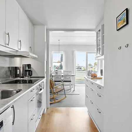 Amazing In With House Sea View Apartment
